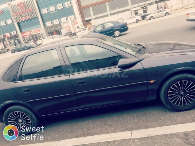 Opel Vectra 1995, 370,000 km - 1.8 л - Bakı