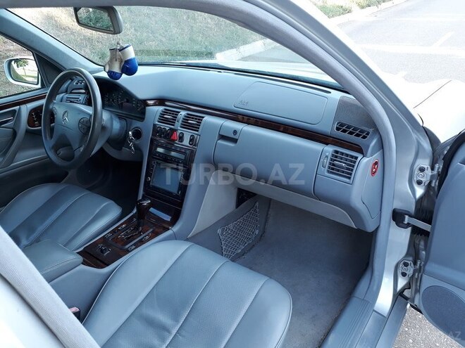 Mercedes E 240 1999, 135,000 km - 2.4 л - Şəmkir