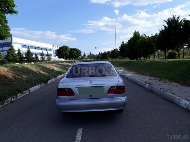 Mercedes E 240 1999, 135,000 km - 2.4 л - Şəmkir