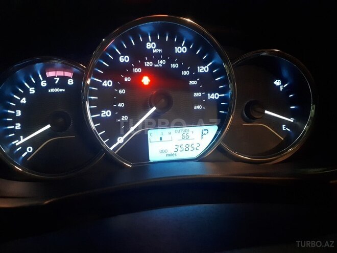 Toyota Corolla 2015, 35,852 km - 1.8 л - Bakı