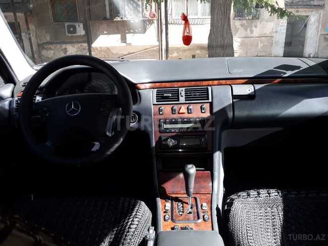 Mercedes E 220 2000, 600,000 km - 2.2 l - Bakı