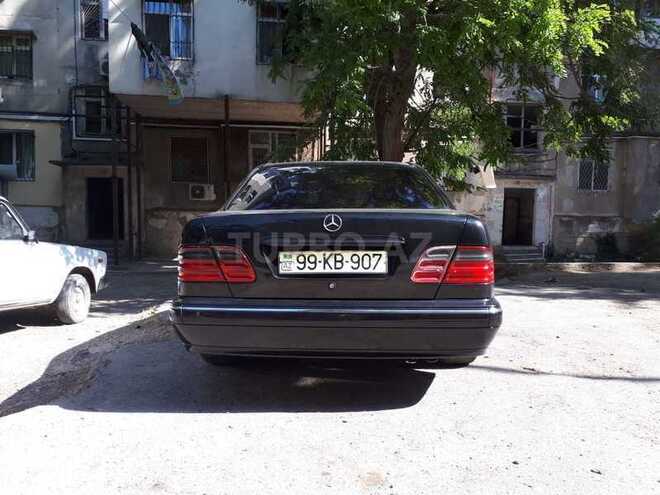 Mercedes E 220 2000, 600,000 km - 2.2 l - Bakı