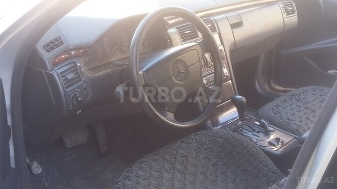 Mercedes  1996, 190 km - 2.2 l - Bakı