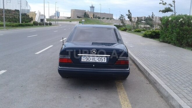 Mercedes E 200 1993, 358,965 km - 2.0 l - Bakı