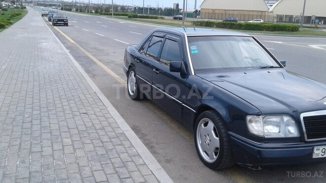 Mercedes E 200 1993, 358,965 km - 2.0 l - Bakı