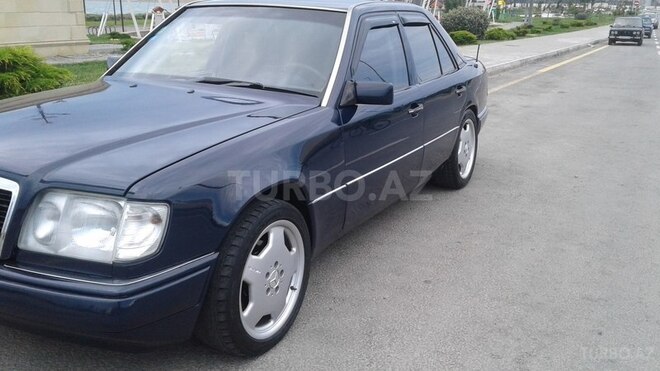 Mercedes E 200 1993, 358,965 km - 2.0 l - Bakı