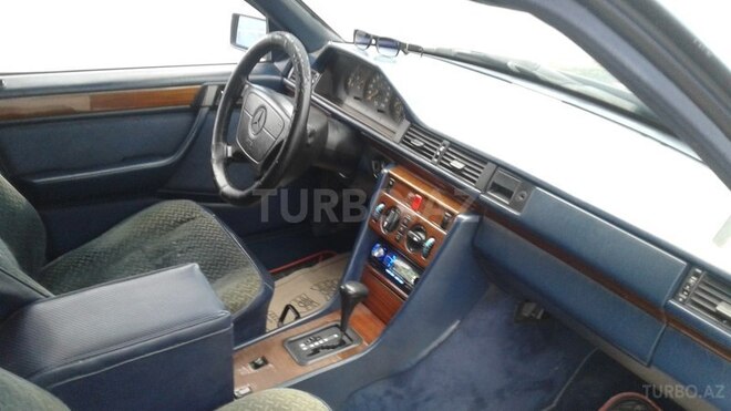 Mercedes E 200 1993, 358,965 km - 2.0 l - Bakı