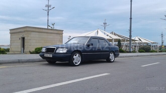 Mercedes E 200 1993, 358,965 km - 2.0 l - Bakı