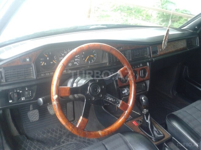 Mercedes 190 1991, 298,786 km - 1.8 l - Quba
