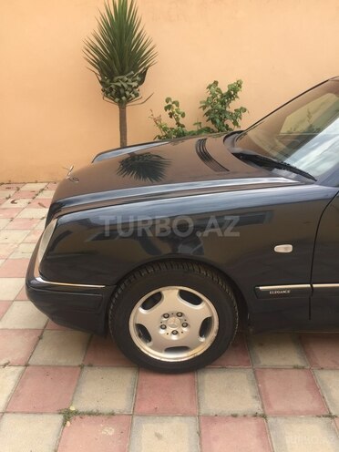 Mercedes E 240 1997, 288,000 km - 2.4 l - Sumqayıt