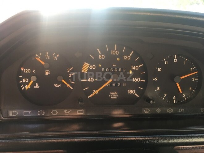 Mercedes E 200 1992, 606,683 km - 2.0 l - Qazax