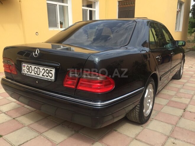 Mercedes E 240 1997, 288,000 km - 2.4 l - Sumqayıt
