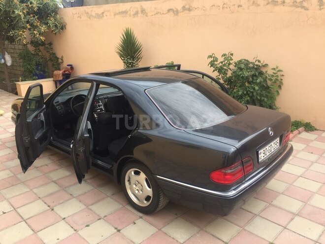 Mercedes E 240 1997, 288,000 km - 2.4 l - Sumqayıt