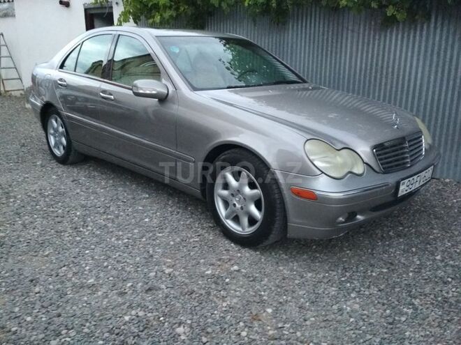 Mercedes C 240 2004, 196,900 km - 2.6 l - Goranboy