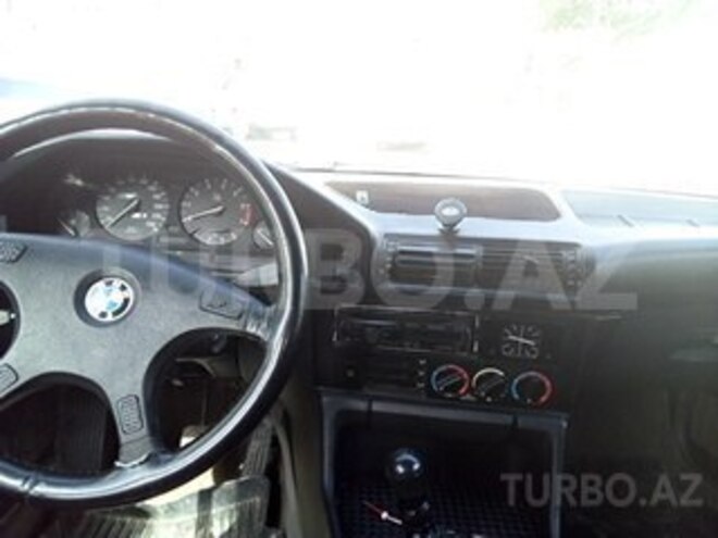 BMW 520 1988, 256,000 km - 2.0 l - Bakı