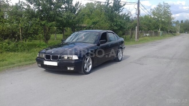 BMW 320 1994, 357,000 km - 2.0 l - Qax