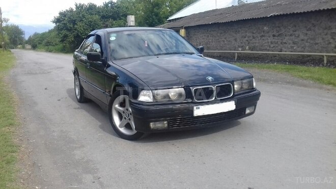 BMW 320 1994, 357,000 km - 2.0 l - Qax