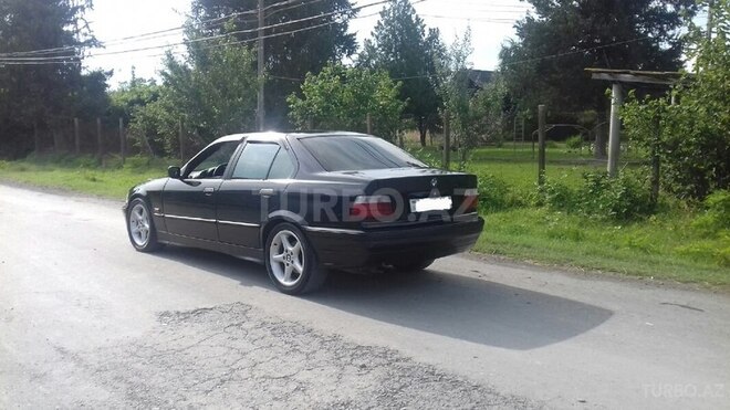 BMW 320 1994, 357,000 km - 2.0 l - Qax