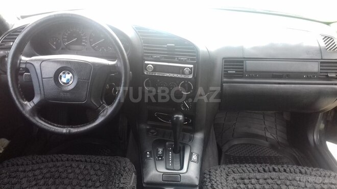 BMW 320 1994, 357,000 km - 2.0 l - Qax