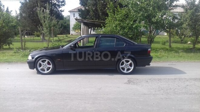 BMW 320 1994, 357,000 km - 2.0 l - Qax