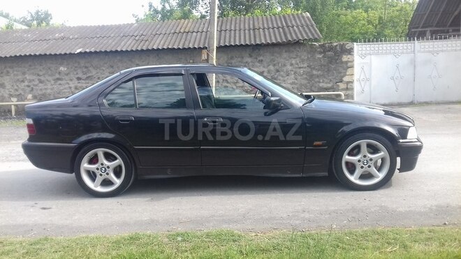 BMW 320 1994, 357,000 km - 2.0 l - Qax