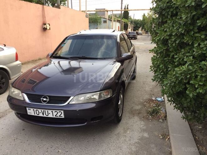 Opel Vectra 1995, 300,000 km - 1.8 l - Astara