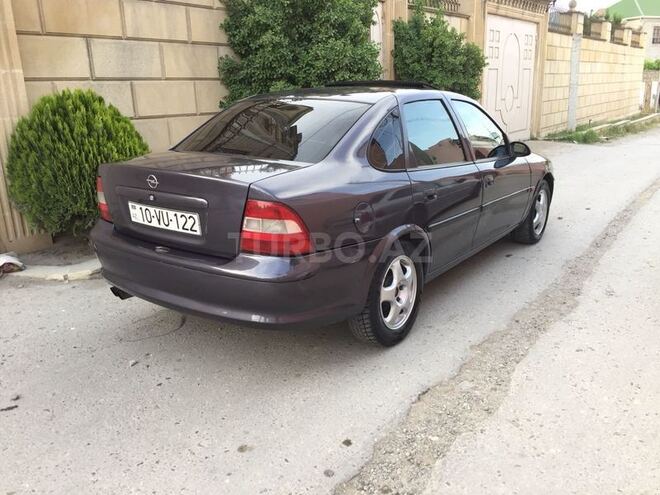 Opel Vectra 1995, 300,000 km - 1.8 l - Astara