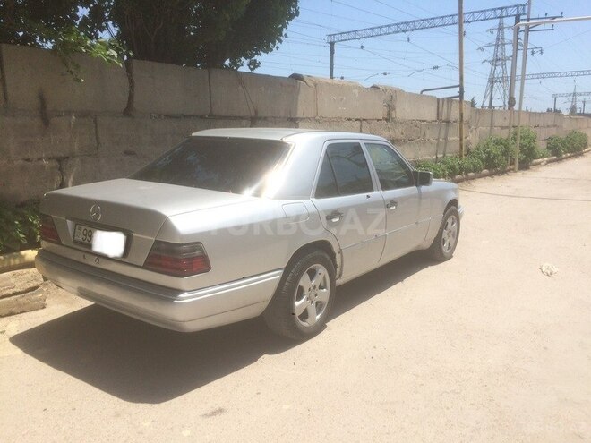 Mercedes E 280 1994, 292,000 km - 2.8 l - Bakı