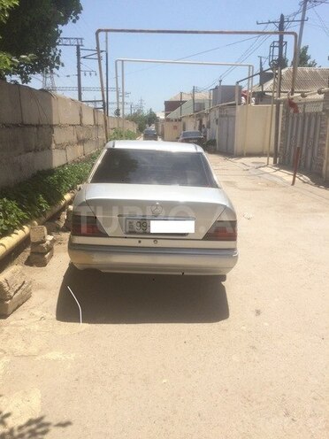 Mercedes E 280 1994, 292,000 km - 2.8 l - Bakı