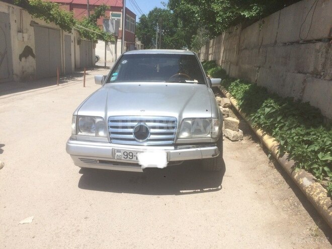 Mercedes E 280 1994, 292,000 km - 2.8 l - Bakı