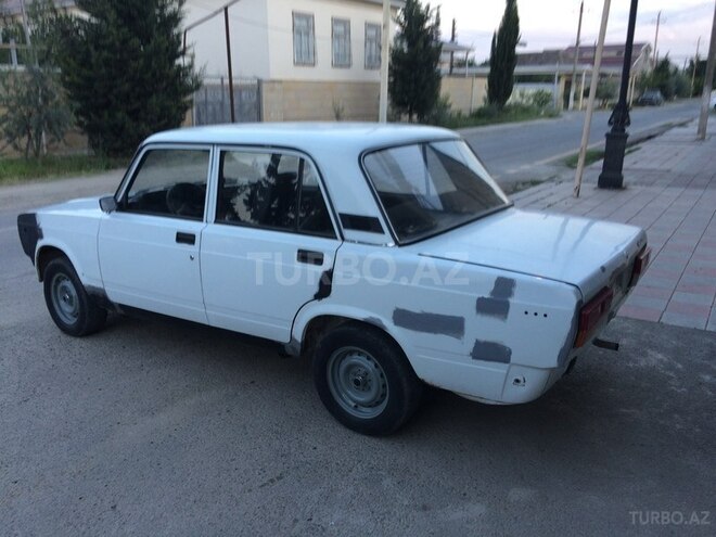 LADA (VAZ) 2107 2002, 124,325 km - 1.6 l - Salyan
