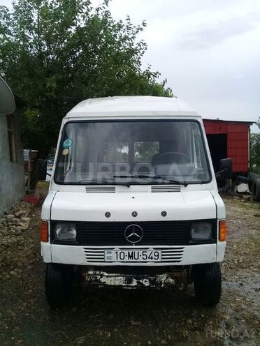 Mercedes 208 D 1993, 150,000 km - 2.5 l - İsmayıllı