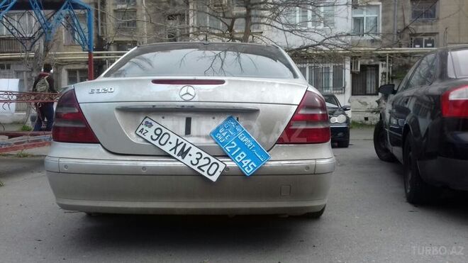 Mercedes E 320 2004, 285,000 km - 3.2 l - Bakı