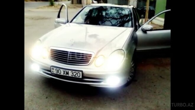 Mercedes E 320 2004, 285,000 km - 3.2 l - Bakı