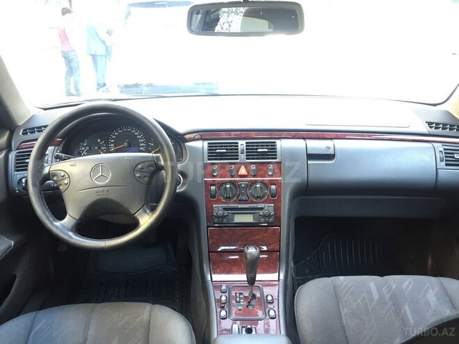 Mercedes E 220 2000, 350,000 km - 2.2 l - Bakı