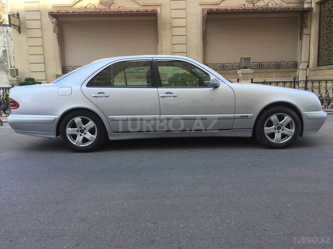 Mercedes E 220 2000, 350,000 km - 2.2 l - Bakı