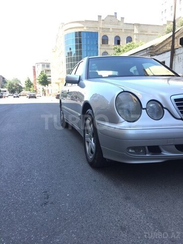 Mercedes E 220 2000, 350,000 km - 2.2 l - Bakı