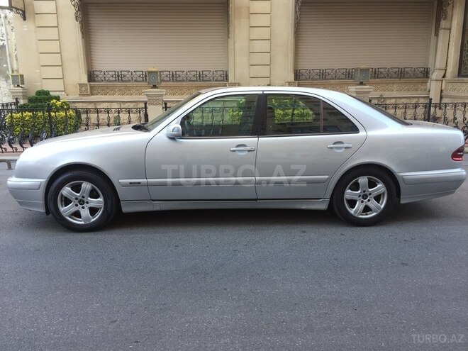 Mercedes E 220 2000, 350,000 km - 2.2 l - Bakı