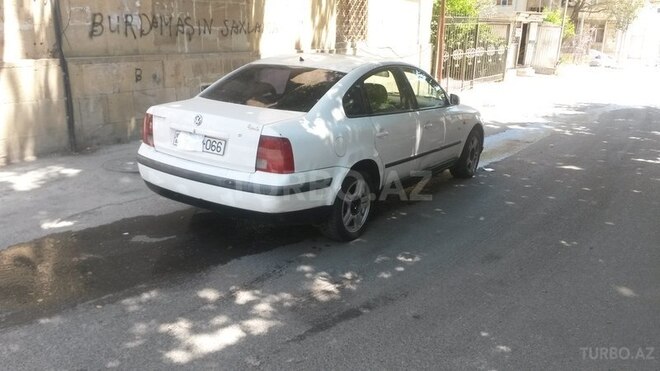 Volkswagen Passat 1997, 235,000 km - 1.8 l - Bakı