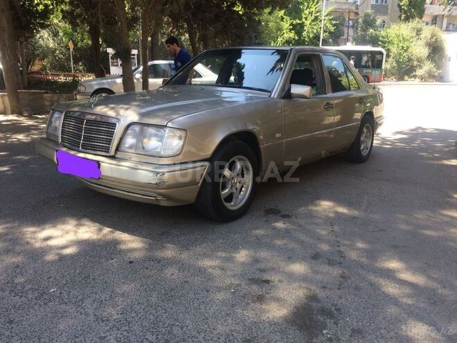 Mercedes E 200 1993, 452,000 km - 2.0 l - Bakı