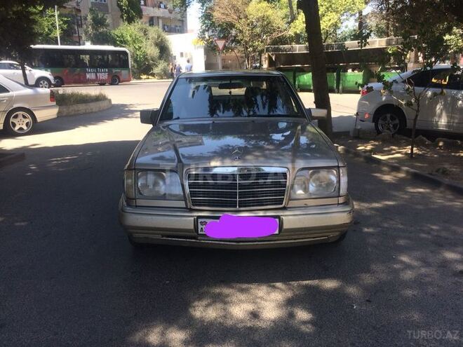 Mercedes E 200 1993, 452,000 km - 2.0 l - Bakı
