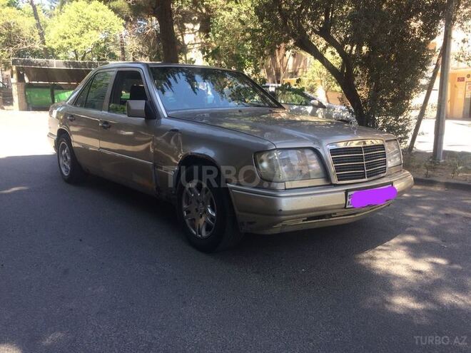 Mercedes E 200 1993, 452,000 km - 2.0 l - Bakı
