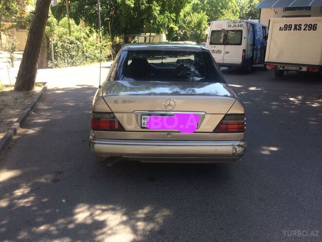 Mercedes E 200 1993, 452,000 km - 2.0 l - Bakı