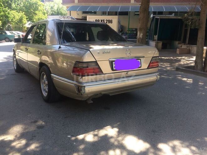 Mercedes E 200 1993, 452,000 km - 2.0 l - Bakı