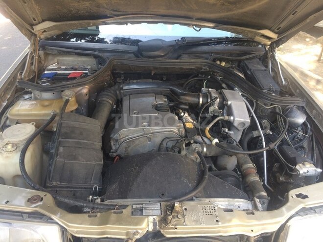 Mercedes E 200 1993, 452,000 km - 2.0 l - Bakı