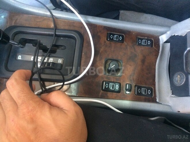 Mercedes E 200 1993, 452,000 km - 2.0 l - Bakı
