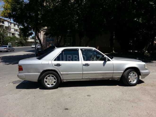 Mercedes E 230 1987, 3,501,244 km - 2.5 l - Bakı
