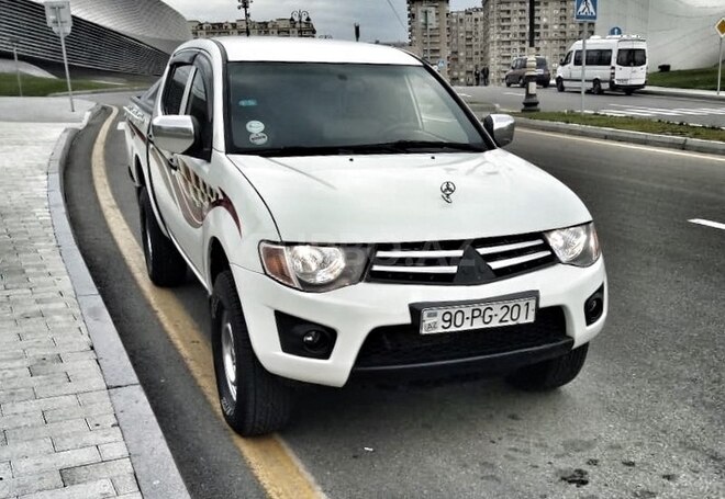 Mitsubishi L200 2013, 167,500 km - 2.5 l - Bakı