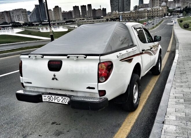 Mitsubishi L200 2013, 167,500 km - 2.5 l - Bakı