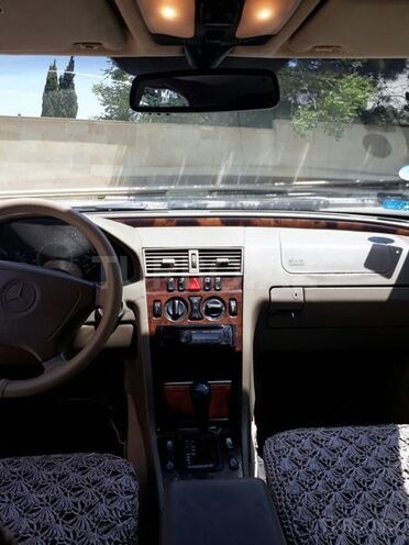 Mercedes C 230 1999, 290,000 km - 2.3 l - Bakı